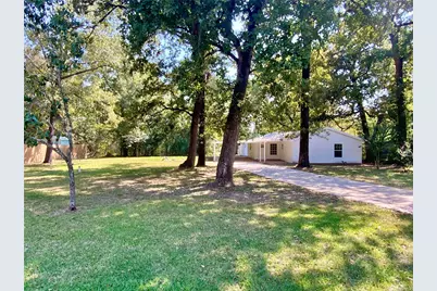 588 Vicksburg Ln, Livingston, TX 77351 - Photo 1