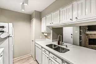 2601 S Braeswood Blvd, Houston, TX 77025 - Photo 10