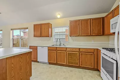 15035 Sugar Place Drive, Sugar Land, TX 77498 - Photo 6