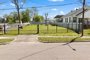 8612 Alsuma St, Houston, TX 77029 - Photo 2