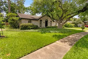 9211 Meaux Dr, Houston, TX 77031 - Photo 1