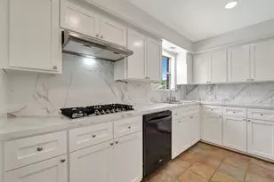 10340 Rocky Hollow Rd, La Porte, TX 77571 - Photo 12
