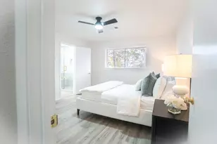 1009 Robinhood, Brenham, TX 77833 - Photo 4