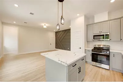 811 E 39th Street #B, Houston, TX 77022 - Photo 12