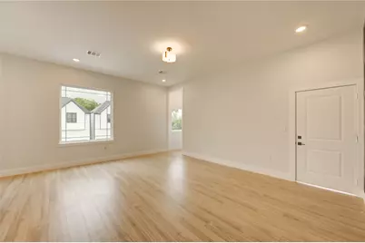 811 E 39th Street #B, Houston, TX 77022 - Photo 10