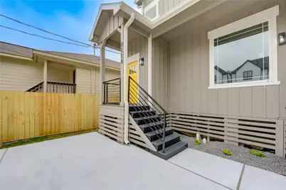 811 E 39th Street #B, Houston, TX 77022 - Photo 2