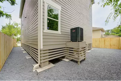 811 E 39th Street #B, Houston, TX 77022 - Photo 24