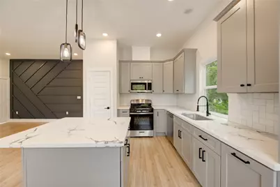 811 E 39th Street #B, Houston, TX 77022 - Photo 4