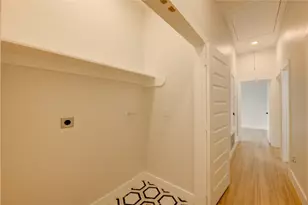 811 E 39th St, Houston, TX 77022 - Photo 16