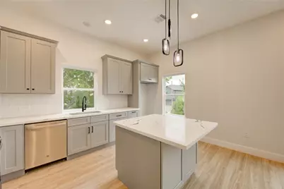 811 E 39th Street #B, Houston, TX 77022 - Photo 14