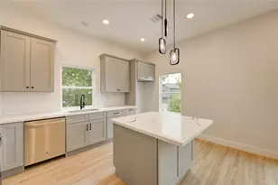 811 E 39th St, Houston, TX 77022 - Photo 14