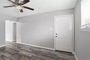 14519 Draycott Ln, Houston, TX 77045 - Photo 8