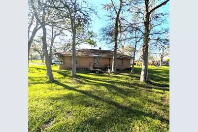 1700 W Republic Avenue, Baytown, TX 77520 - Photo 2
