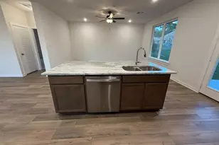 3709 Violet Ln, Huntsville, TX 77340 - Photo 6