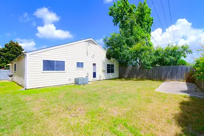 8615 Belle Park Drive, Houston, TX 77099 - Photo 44
