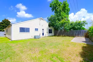 8615 Belle Park Dr, Houston, TX 77099 - Photo 44