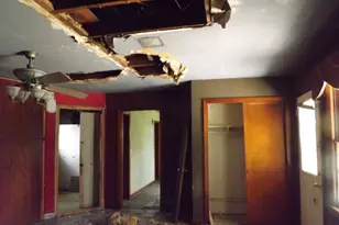 111 Blackwell St, Pasadena, TX 77506 - Photo 2