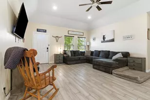 16529 Kingsbury Dr, Conroe, TX 77303 - Photo 8
