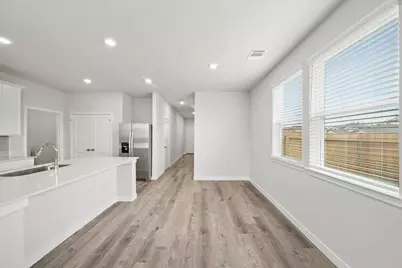 1116 Independence Avenue, Bay City, TX 77414 - Photo 6