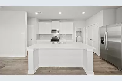 1116 Independence Avenue, Bay City, TX 77414 - Photo 4