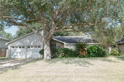 4850 Heathrow Lane, Alvin, TX 77511 - Photo 2