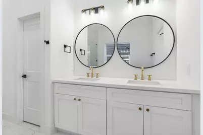 868 E 35th Street, Houston, TX 77022 - Photo 18