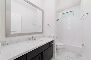 1917 W 15th St, Houston, TX 77008 - Photo 20