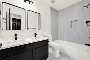 15911 Breanna Ln, Houston, TX 77049 - Photo 10