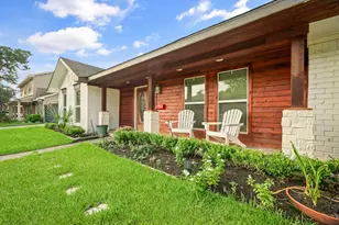 10703 Valley Forge Dr, Houston, TX 77042 - Photo 2