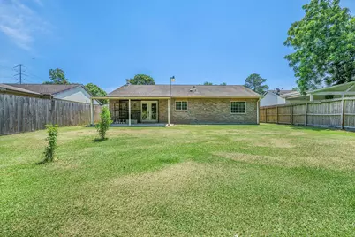 6319 Hollow Pines Drive, Houston, TX 77049 - Photo 18