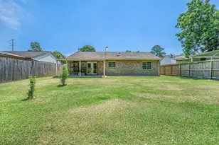 6319 Hollow Pines Dr, Houston, TX 77049 - Photo 18