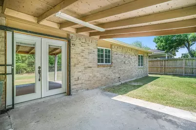 6319 Hollow Pines Drive, Houston, TX 77049 - Photo 16
