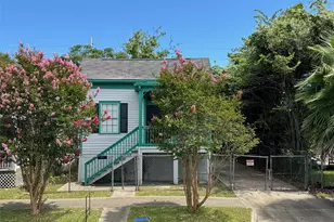 3621 Winnie St, Galveston, TX 77550 - Photo 2