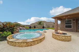 2205 Briarstone Bluff Crossing, Pearland, TX 77089 - Photo 2