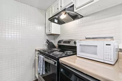 3605 Tanglewilde Street #3605, Houston, TX 77063 - Photo 12