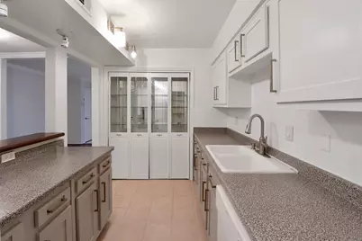 11550 Chimney Rock Road #205, Houston, TX 77035 - Photo 12