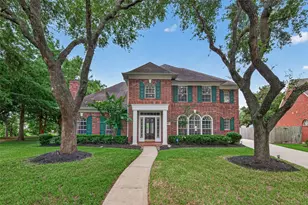 17411 Rolling Brook Ct, Sugar Land, TX 77479 - Photo 2