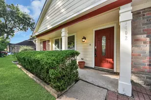 3402 Hidden Creek Dr, Sugar Land, TX 77479 - Photo 4