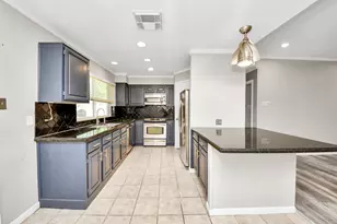 3402 Hidden Creek Dr, Sugar Land, TX 77479 - Photo 8