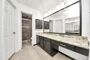 3402 Hidden Creek Dr, Sugar Land, TX 77479 - Photo 14
