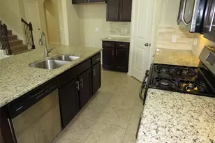 2704 Camden Hill Ln, Pearland, TX 77089 - Photo 12