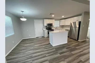 1300 N Live Oak Street #10, Rockport, TX 78382 - Photo 4