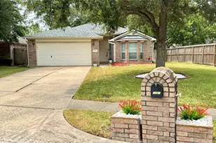 5427 Chasewood Dr, Bacliff, TX 77518 - Photo 1