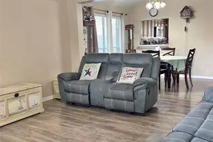 5427 Chasewood Dr, Bacliff, TX 77518 - Photo 4