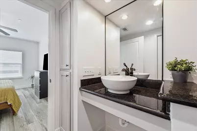 2203 Dorrington Street #301, Houston, TX 77030 - Photo 10