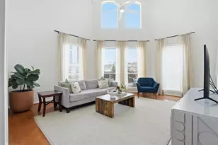 1250 W 18th St, Houston, TX 77008 - Photo 1