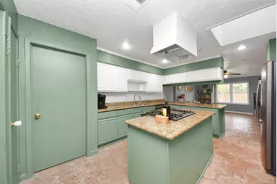 10007 Loch Dane Drive, Houston, TX 77070 - Photo 14