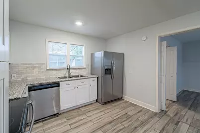 4306 Groton Drive, Houston, TX 77047 - Photo 8