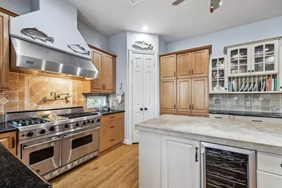 3315 Windlass Court, Galveston, TX 77554 - Photo 8