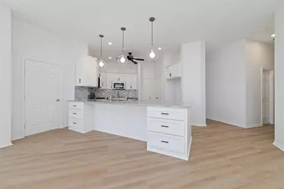 7915 Quail Meadow Drive, Houston, TX 77071 - Photo 10